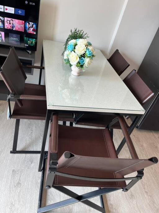 Apartment Base Hub - 2 Bedroom 53 M2 By And Hilton *