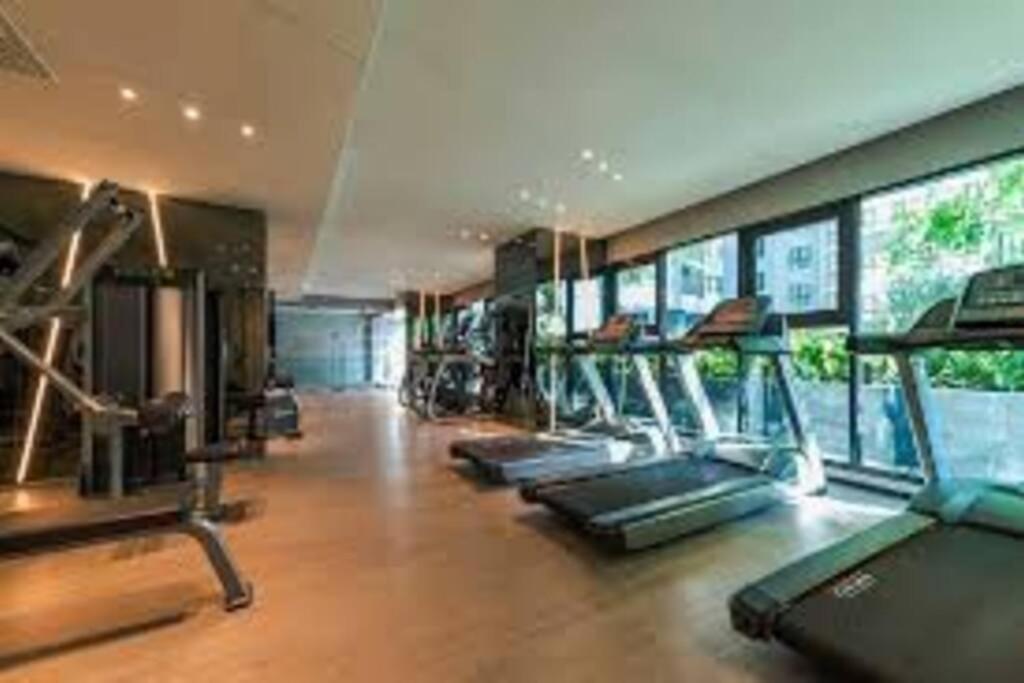 Apartment Base Hub - 2 Bedroom 53 M2 By And Hilton