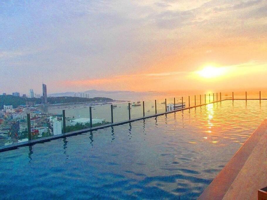 Apartment Base Hub - 2 Bedroom 53 M2 By And Hilton Pattaya